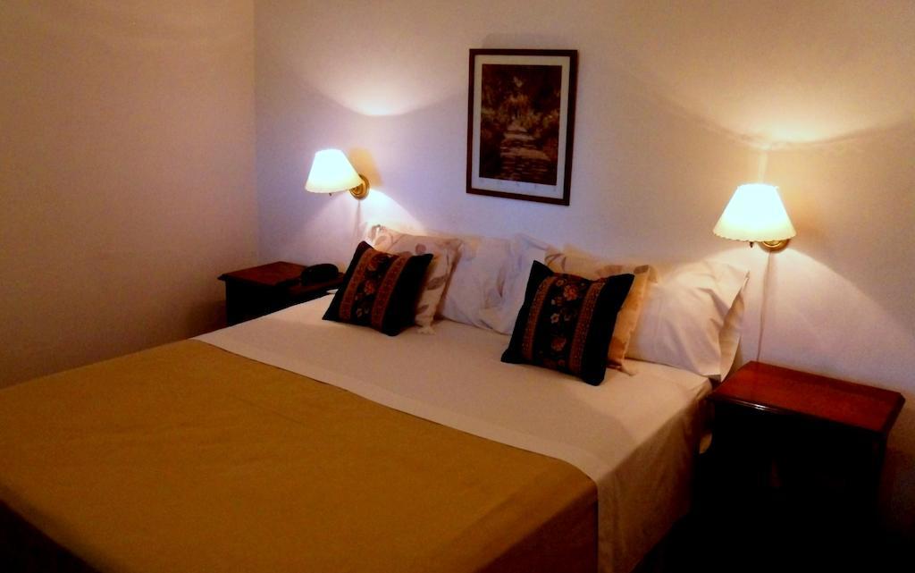 Las Ardillas Cabañas y Suites La Falda Habitación foto