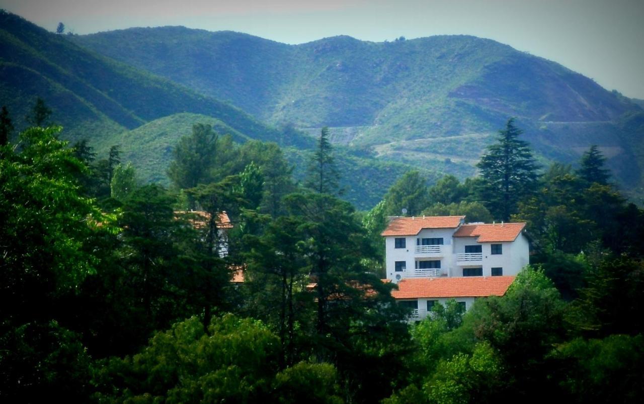 Las Ardillas Cabañas y Suites La Falda Exterior foto